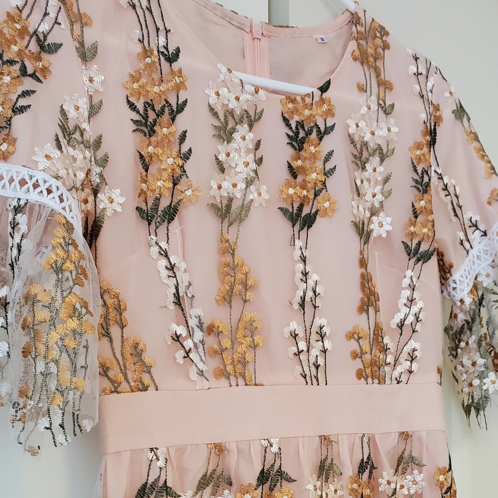 Beautiful Floral Embroidered Dress - Picture 5 of 10